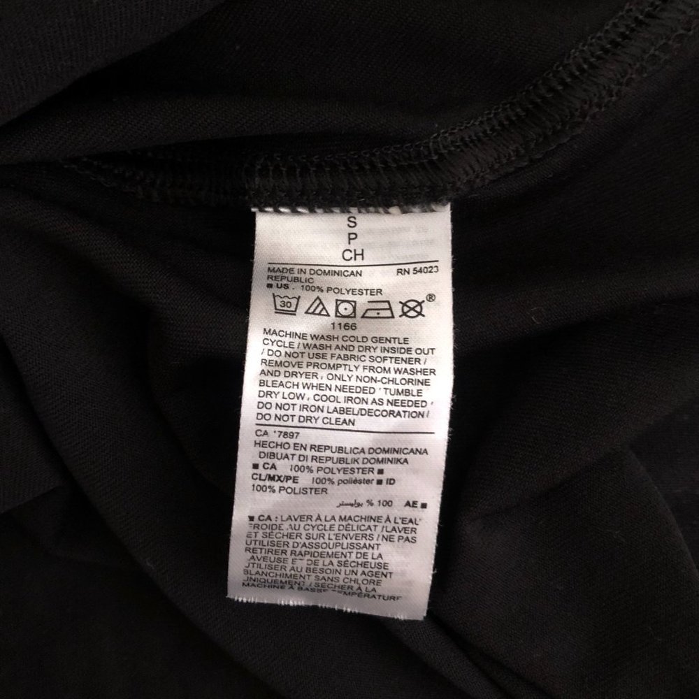 3 Pack of Old Navy Active Go-Dry Tank Tops - Picture 7 of 7